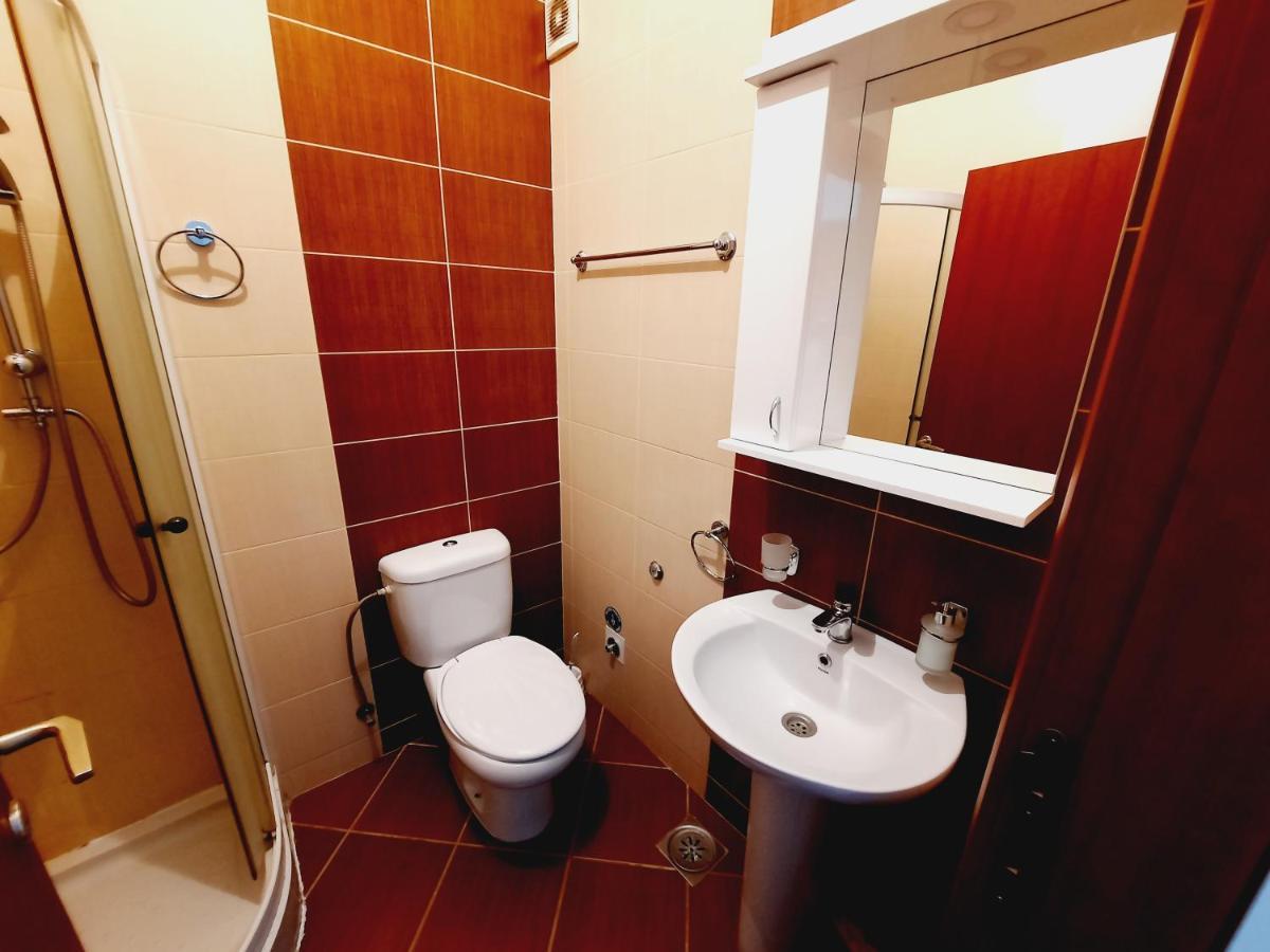 Apartment Centrum - Free Private Parking Novi Sad Bagian luar foto