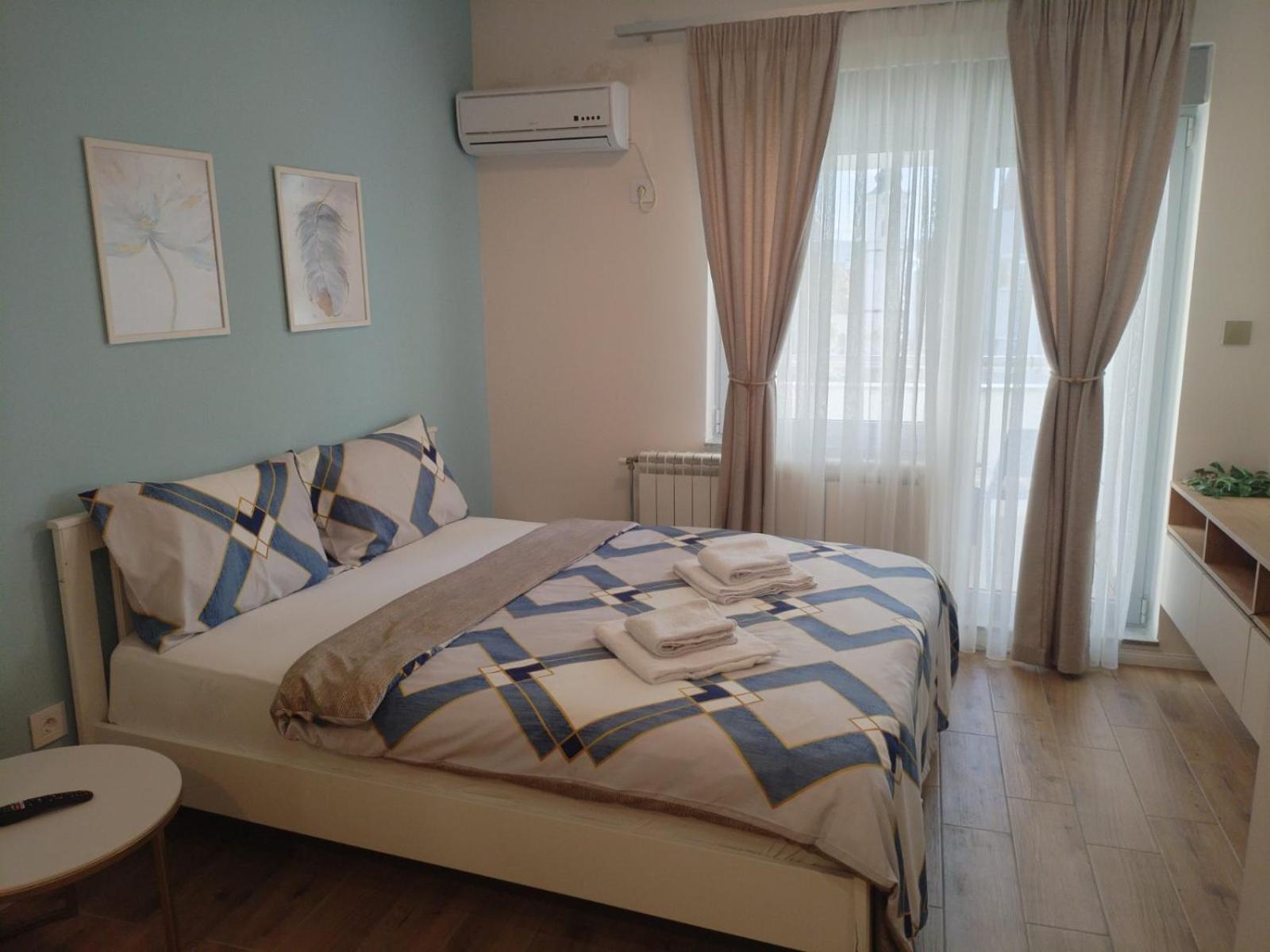 Apartment Centrum - Free Private Parking Novi Sad Bagian luar foto