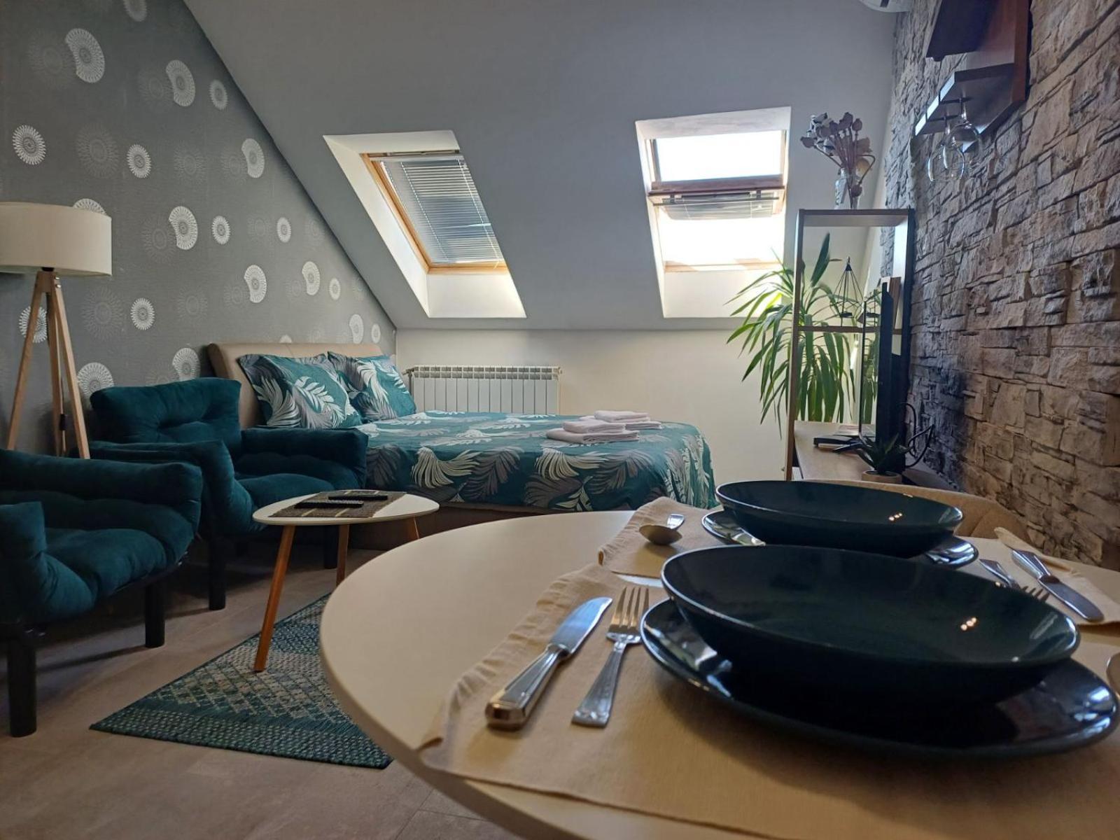 Apartment Centrum - Free Private Parking Novi Sad Bagian luar foto