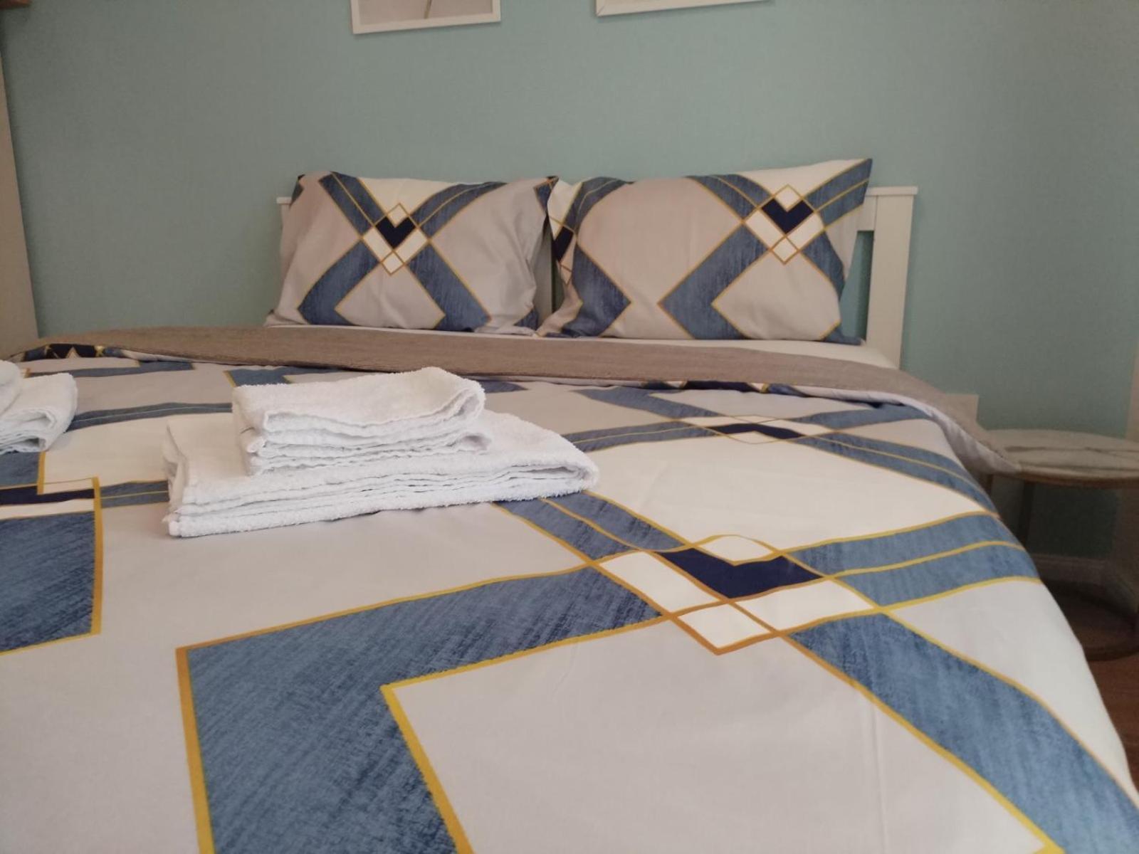Apartment Centrum - Free Private Parking Novi Sad Bagian luar foto