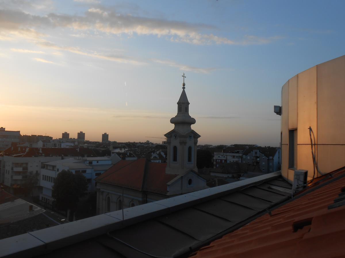 Apartment Centrum - Free Private Parking Novi Sad Bagian luar foto